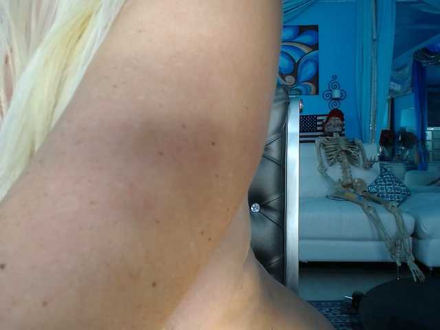 adrianna_fox live webcam show