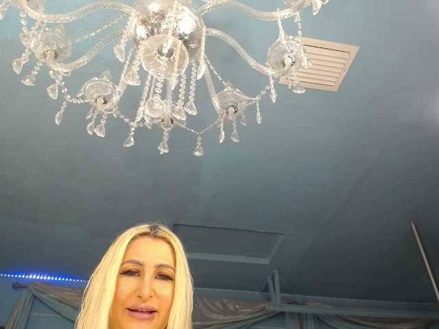 adrianna_fox live cam on BongaCams