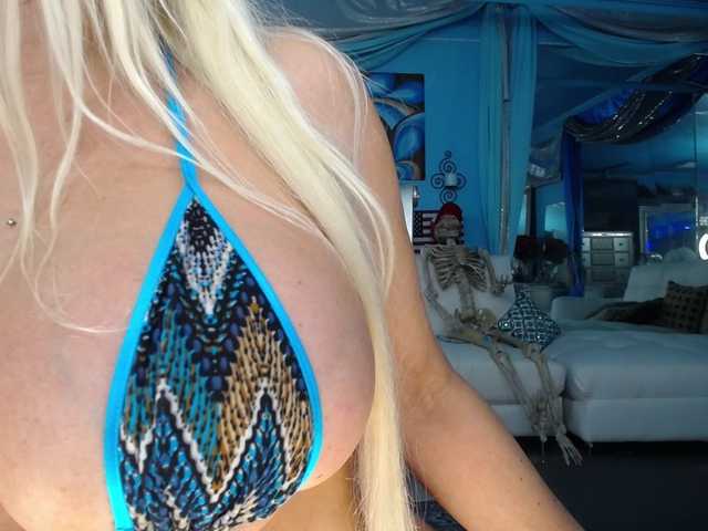 adrianna_fox