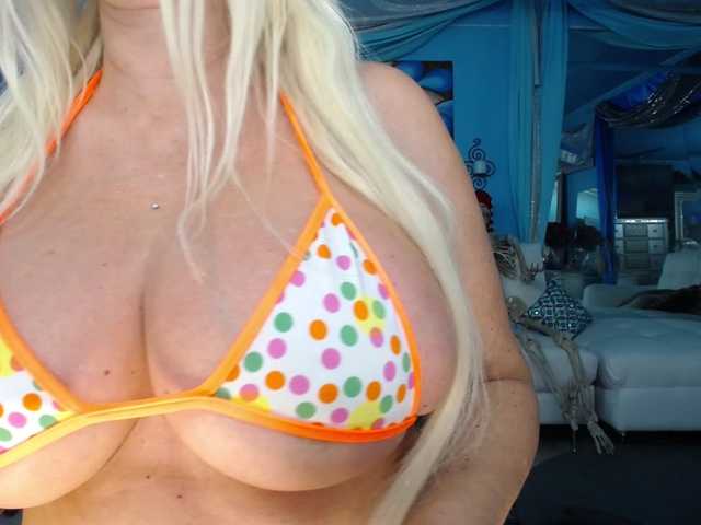 adrianna_fox