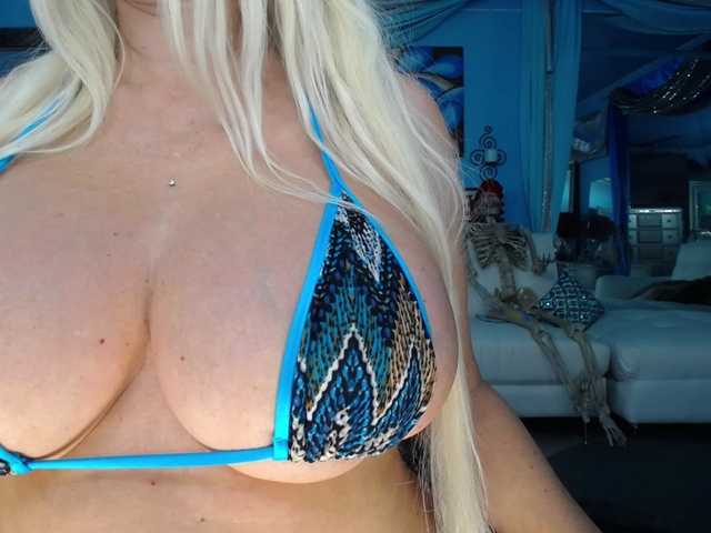 adrianna_fox