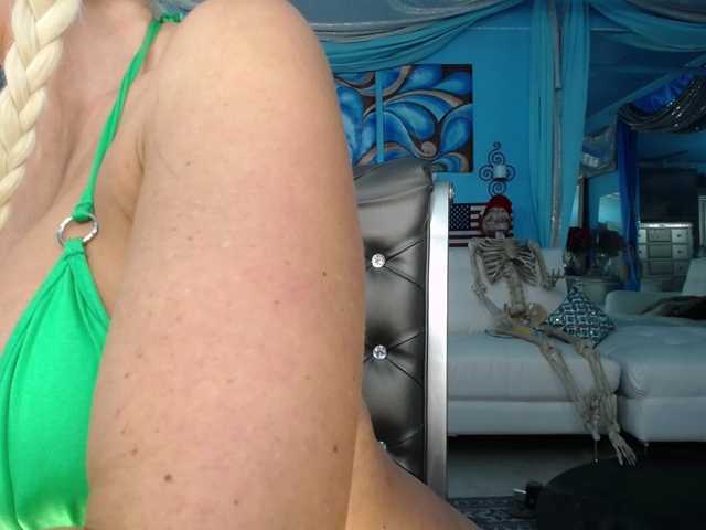 adrianna_fox