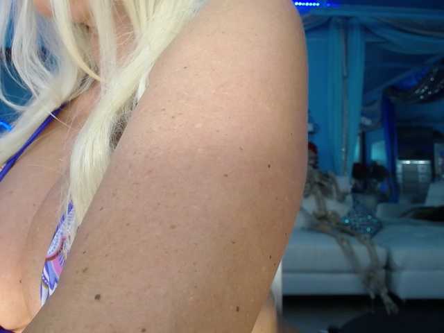 adrianna_fox