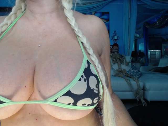 adrianna_fox