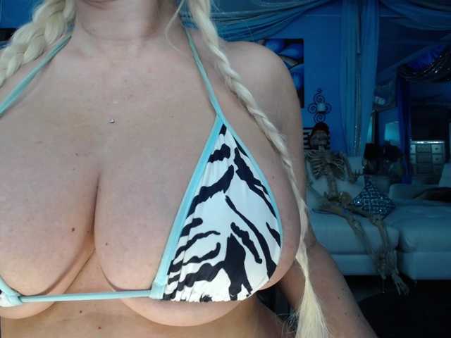 adrianna_fox