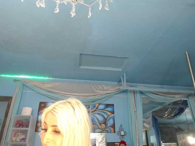adrianna_fox