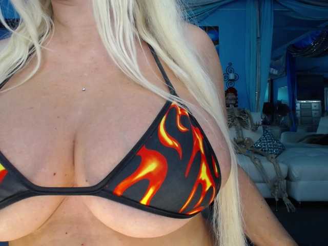 adrianna_fox