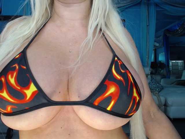 adrianna_fox