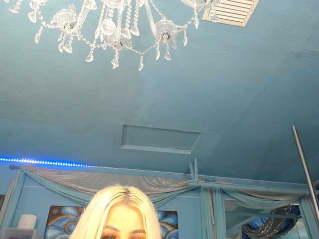 adrianna_fox live cam on BongaCams