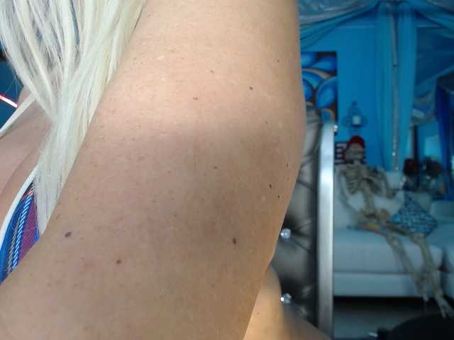 adrianna_fox