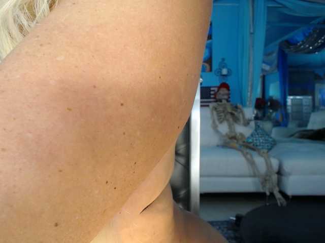 adrianna_fox live cam on BongaCams