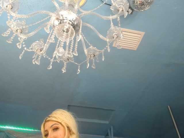 adrianna_fox live cam on BongaCams