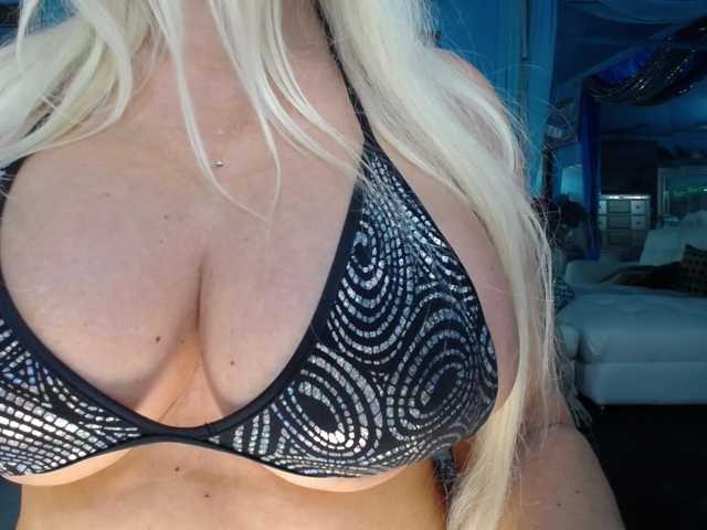 adrianna_fox