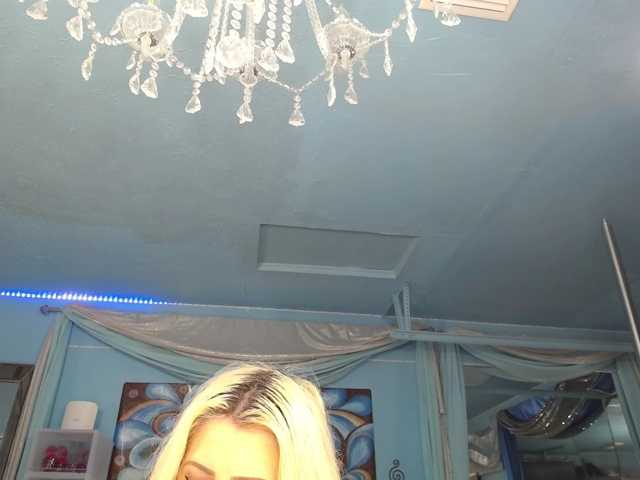 adrianna_fox live cam on BongaCams