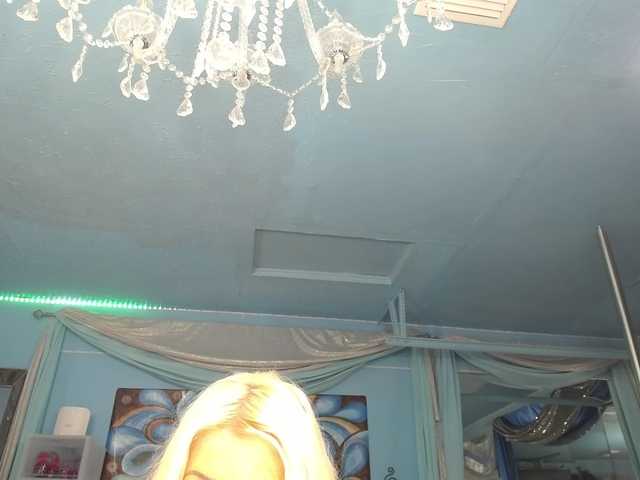 adrianna_fox live cam on BongaCams