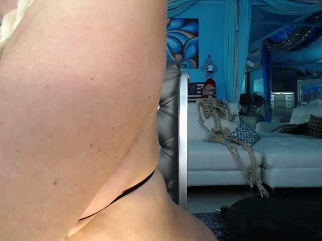 adrianna_fox