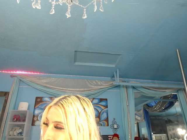 adrianna_fox live webcam show
