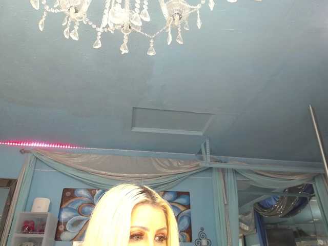adrianna_fox live cam preview