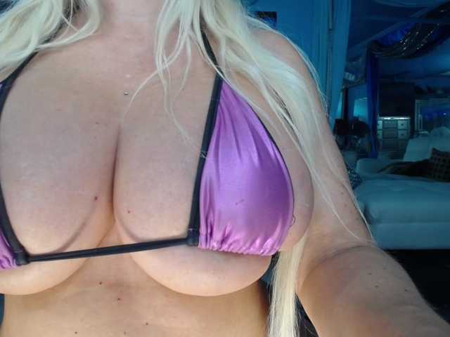 adrianna_fox