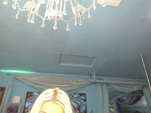 adrianna_fox live cam on BongaCams