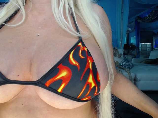 adrianna_fox