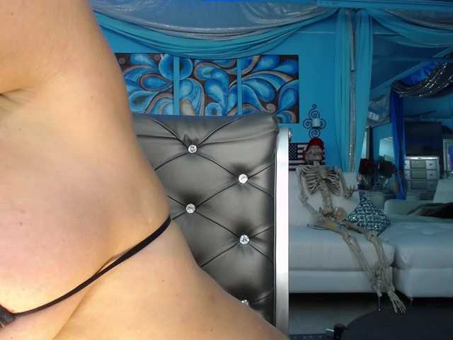 adrianna_fox