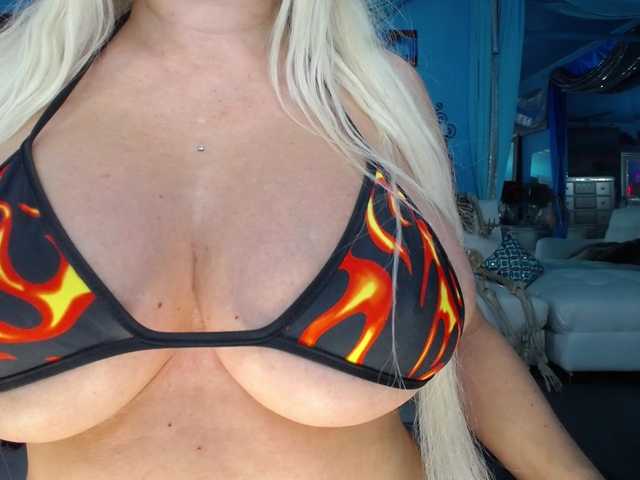 adrianna_fox