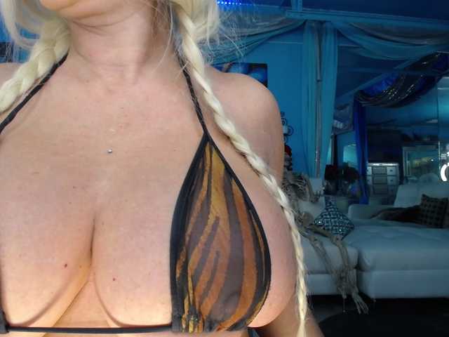 adrianna_fox