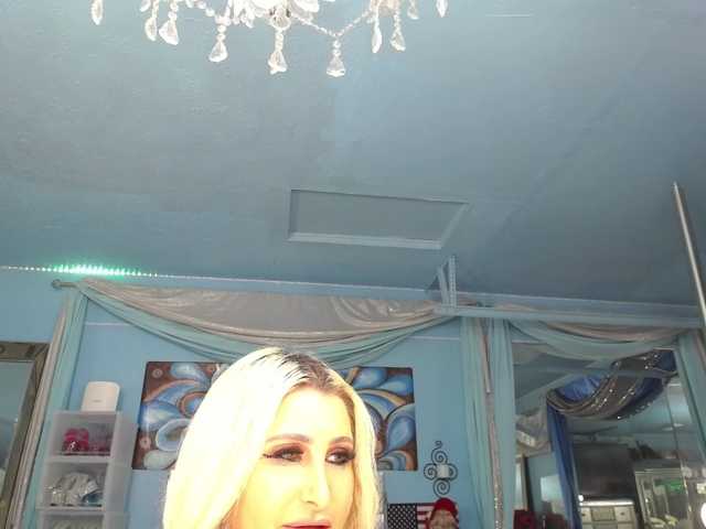 adrianna_fox live cam on BongaCams