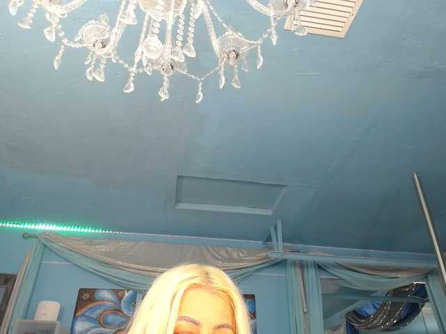 adrianna_fox live cam on BongaCams