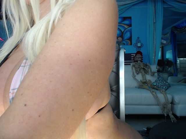 adrianna_fox