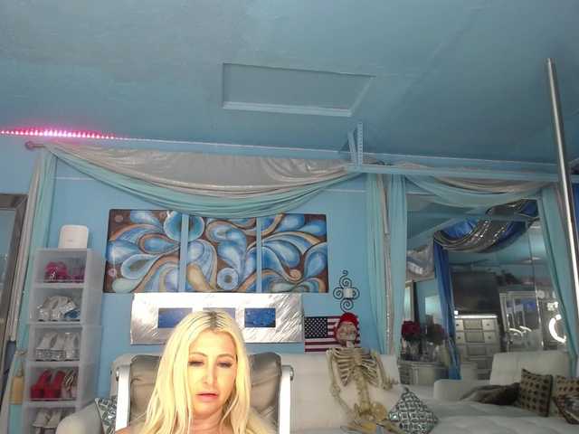 adrianna_fox