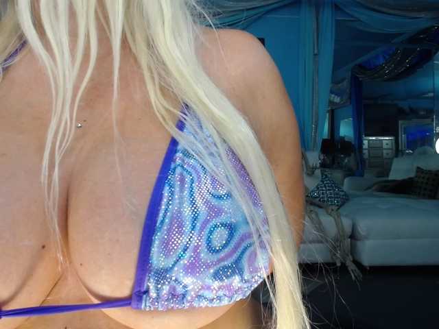 adrianna_fox