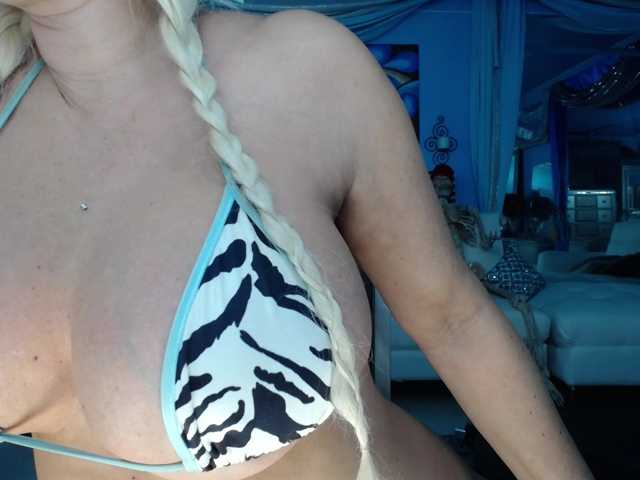 adrianna_fox
