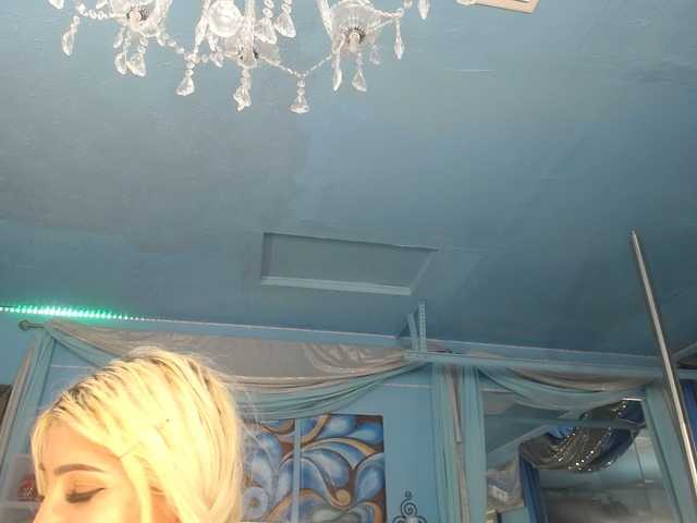 adrianna_fox live cam on BongaCams