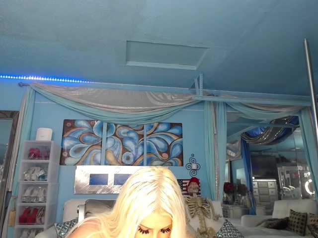 adrianna_fox