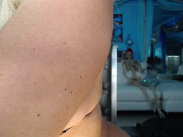 adrianna_fox live cam preview