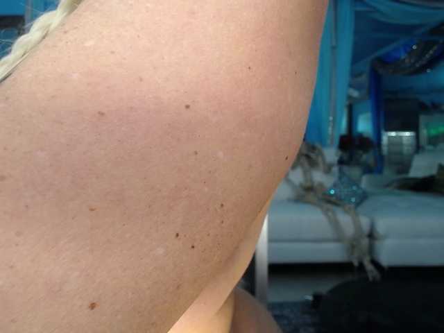 adrianna_fox live cam on BongaCams