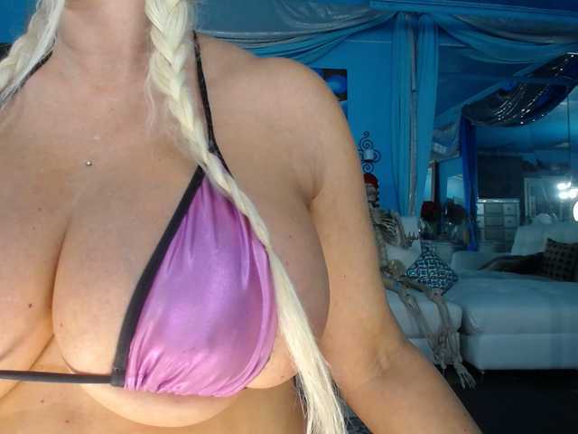 adrianna_fox