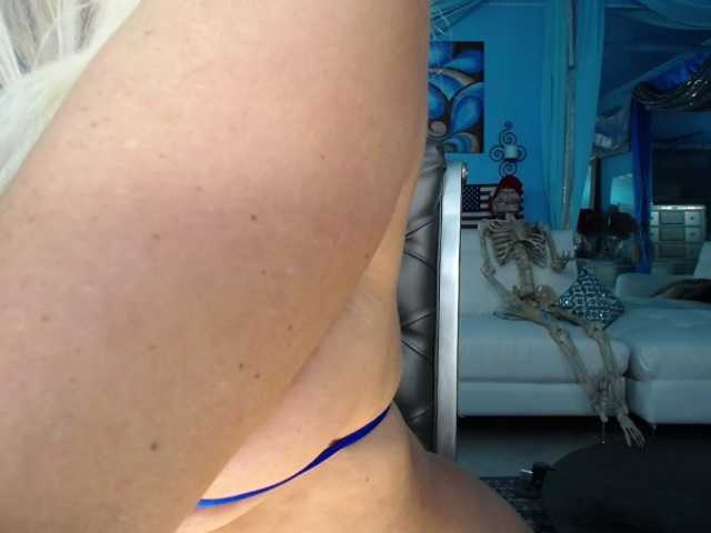 adrianna_fox live cam on BongaCams