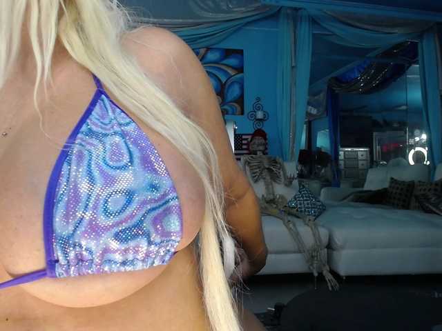 adrianna_fox