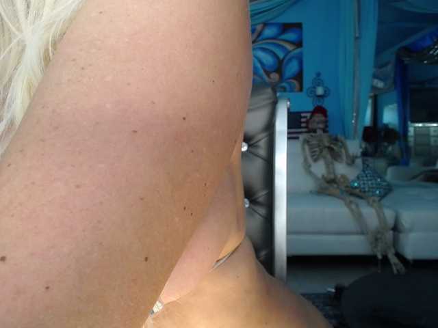 adrianna_fox