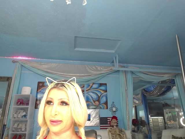 adrianna_fox live cam on BongaCams