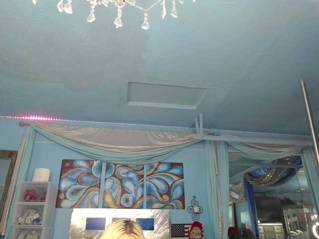 adrianna_fox live cam on BongaCams