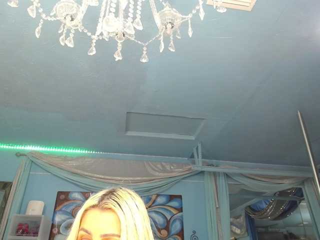 adrianna_fox live cam preview