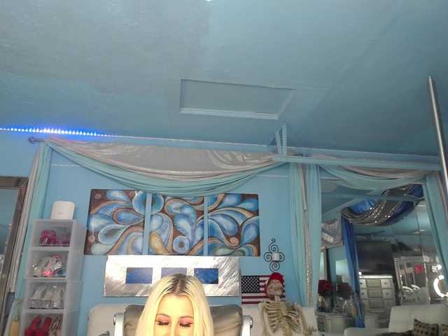 adrianna_fox