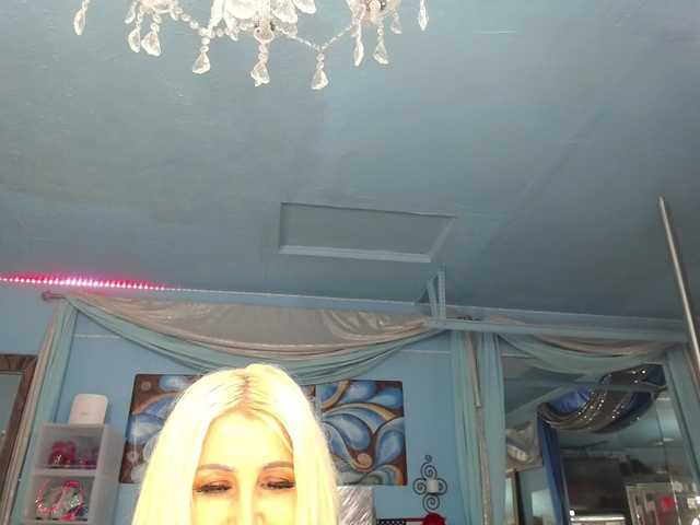 adrianna_fox live cam on BongaCams