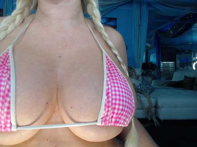adrianna_fox