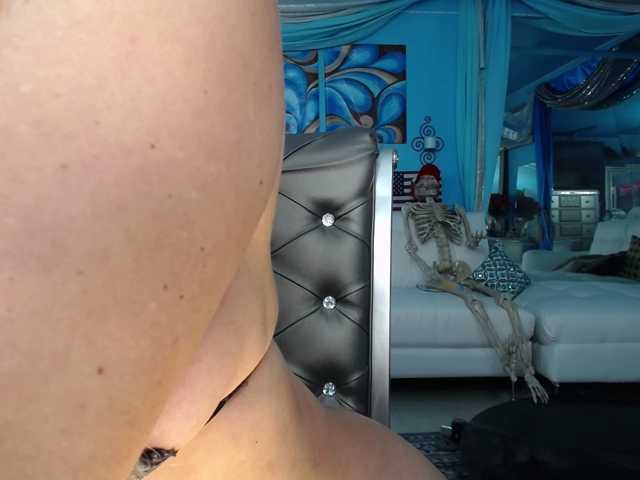 adrianna_fox