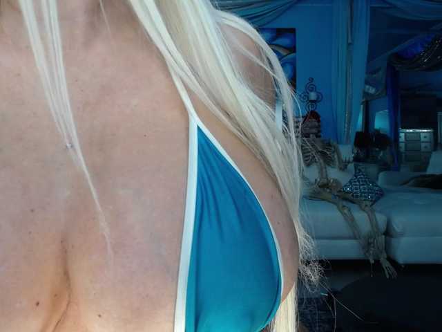 adrianna_fox
